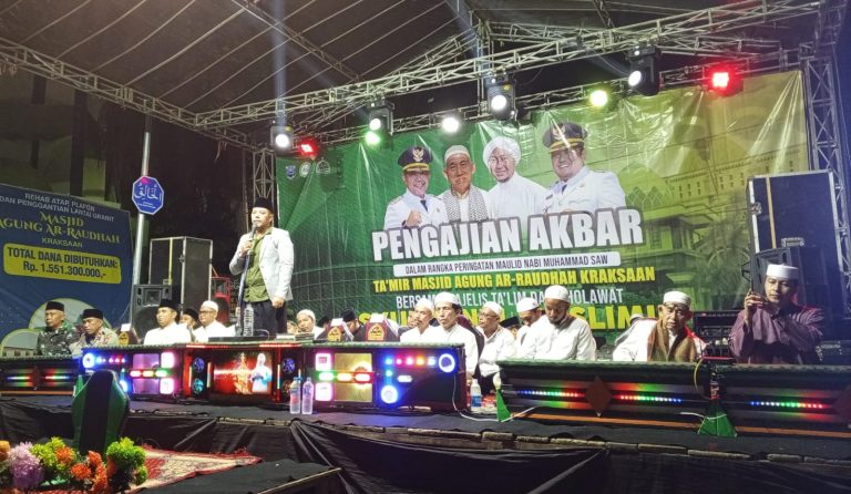 Ribuan Jamaah Peringati Maulid Nabi di Masjid Agung Kraksaan